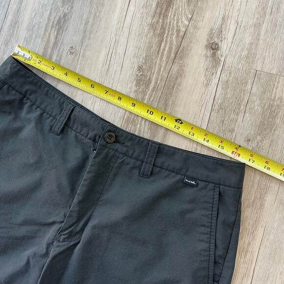 TRAVIS MATHEW Chino Golf Shorts Men 34 Flat Front Comfort Black - Picture 7 of 9